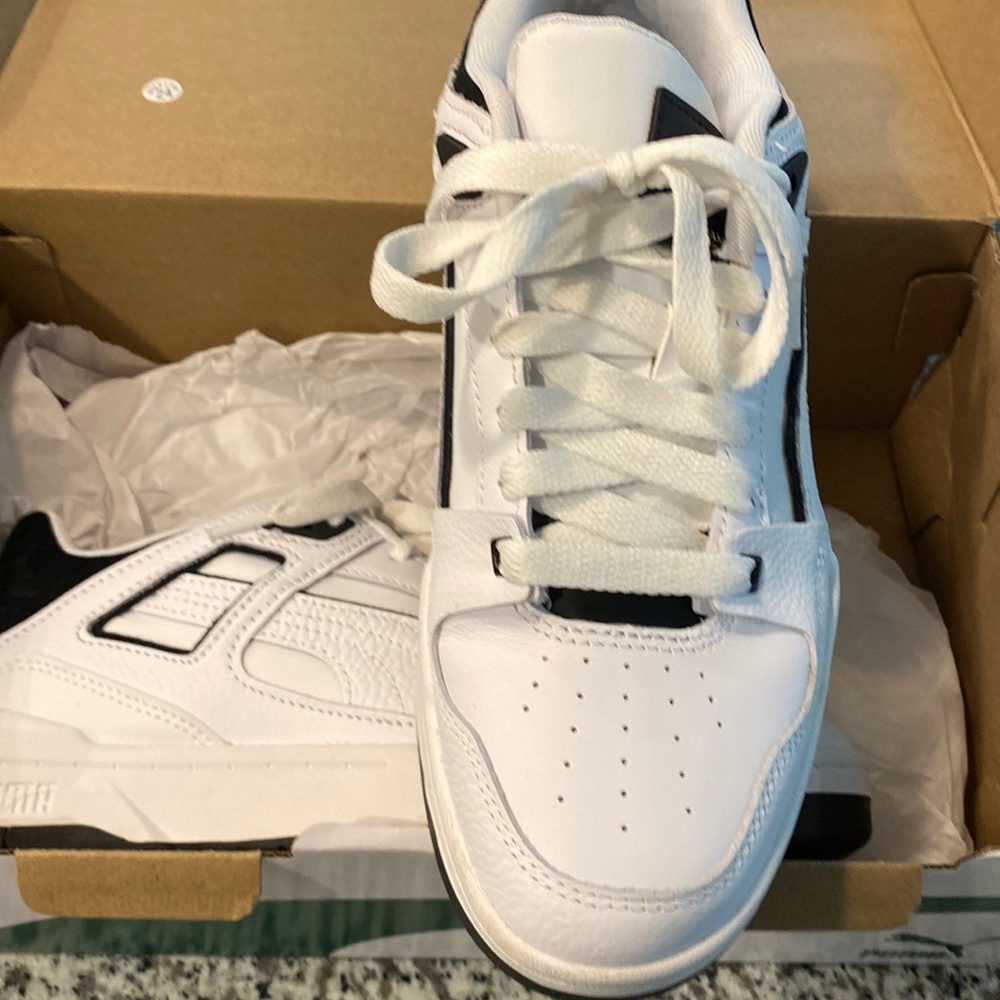 Size 8 puma sneakers